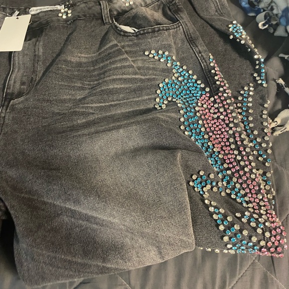 Embellished Gray Jeans with Rhinestone Design